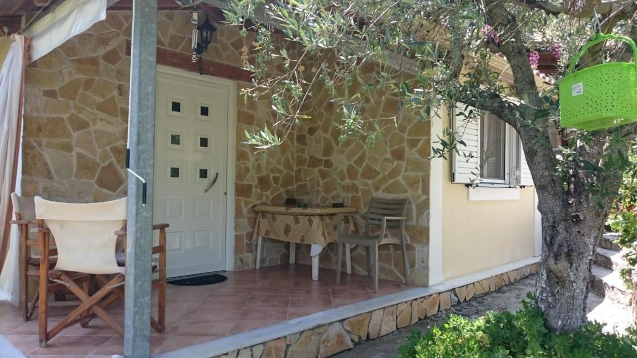 Dakis Studios كيري المظهر الخارجي الصورة